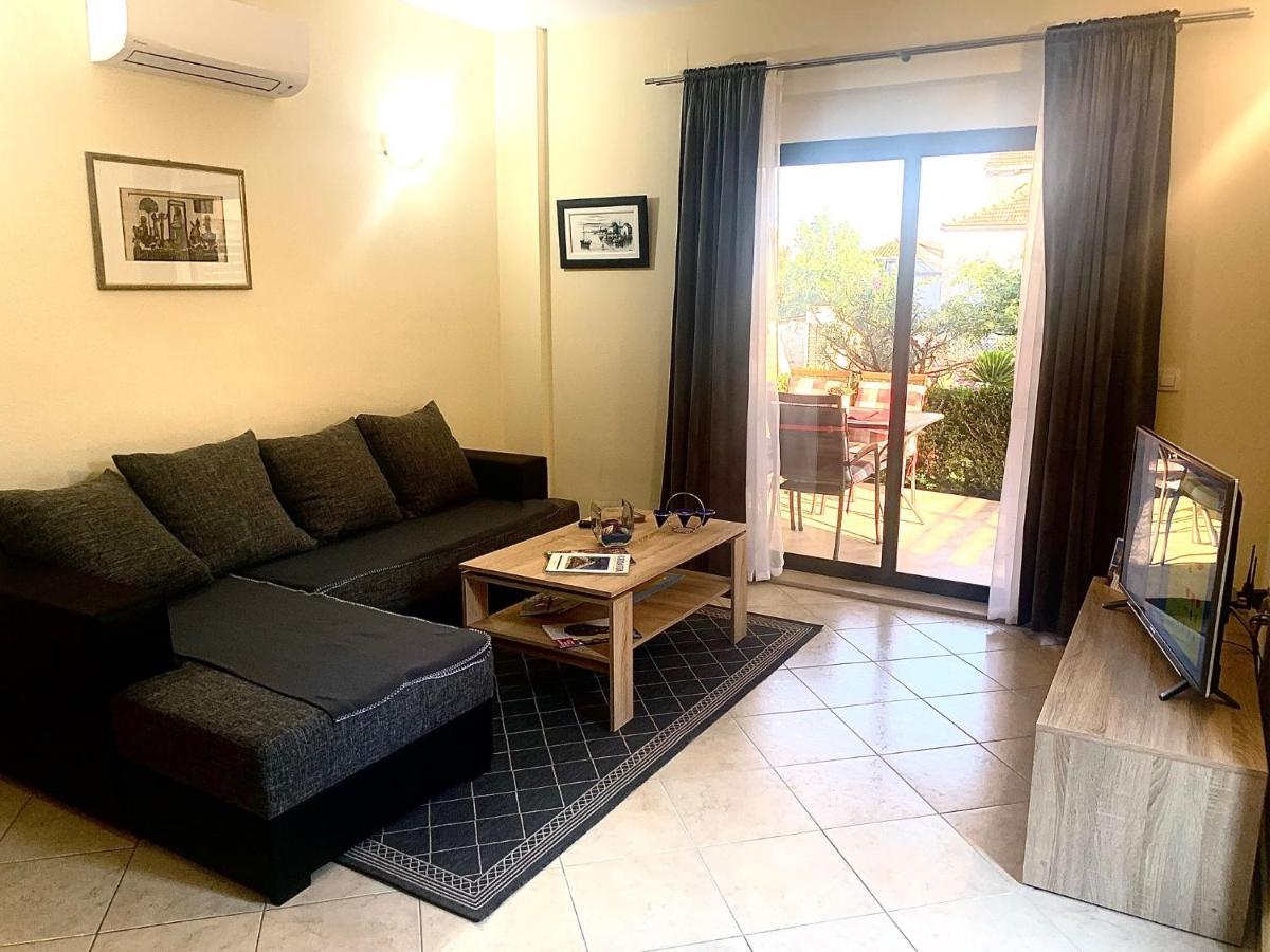 Apartmani Dora I Kati Оребич Екстер'єр фото
