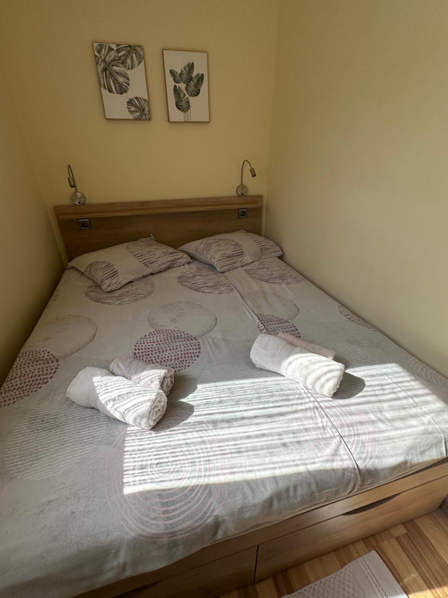 Apartmani Dora I Kati Оребич Екстер'єр фото