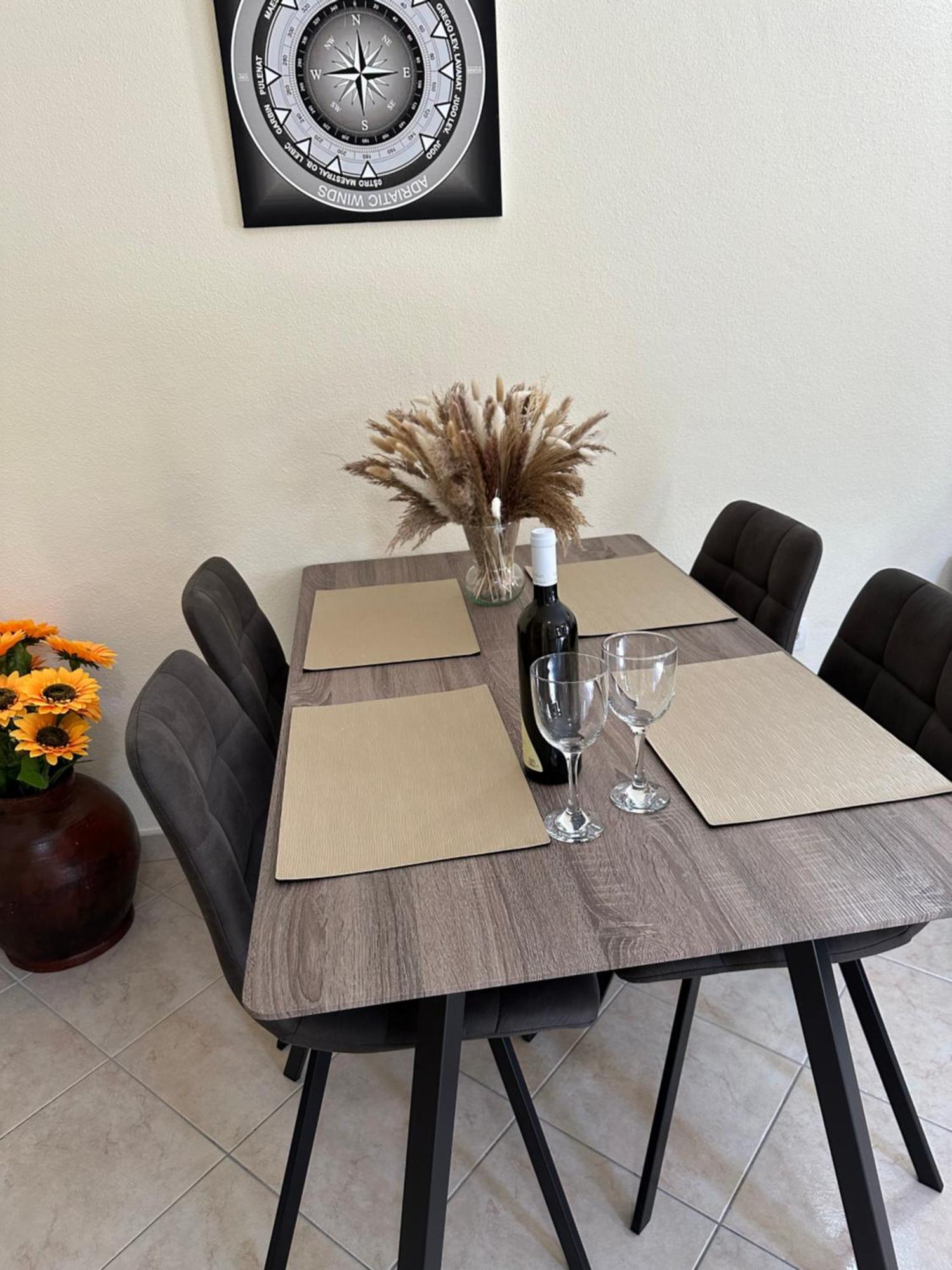 Apartmani Dora I Kati Оребич Екстер'єр фото