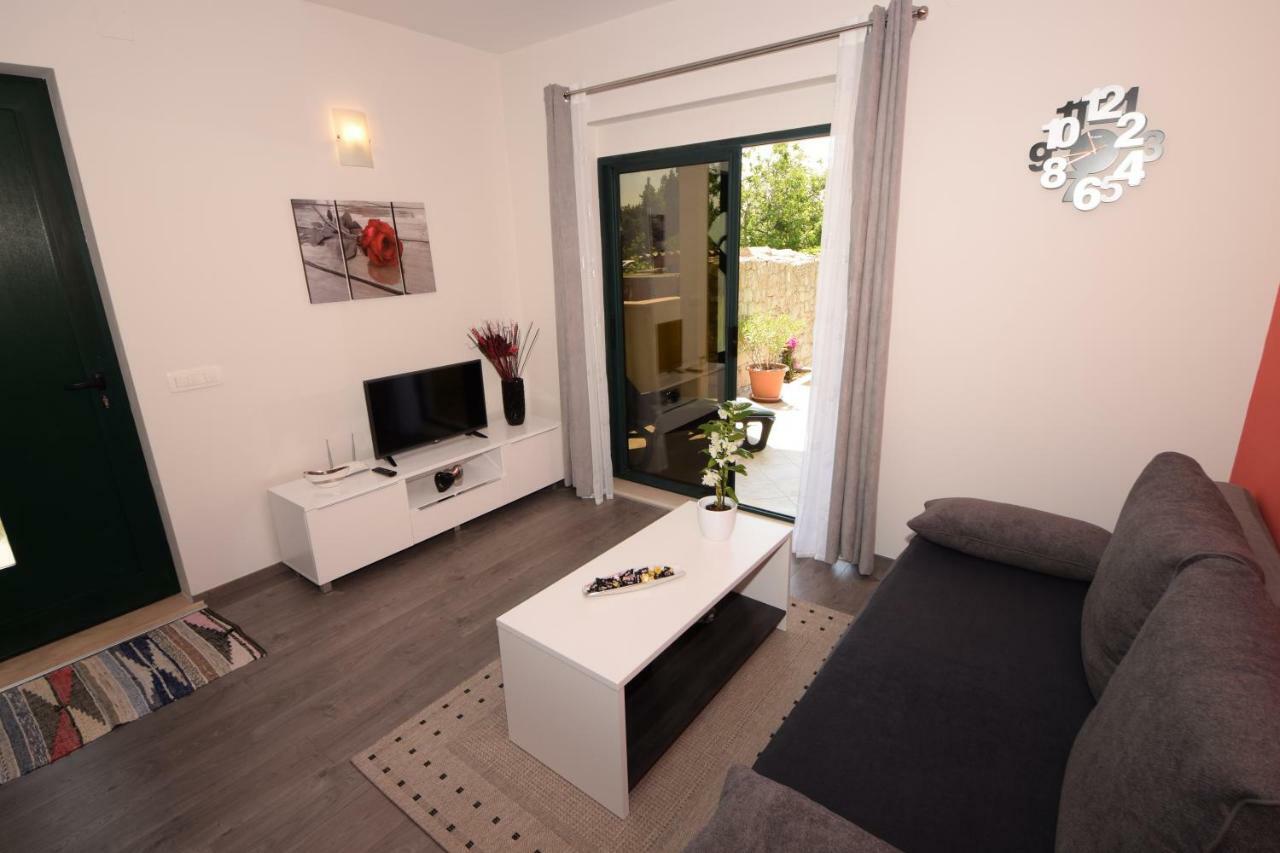 Apartmani Dora I Kati Оребич Екстер'єр фото