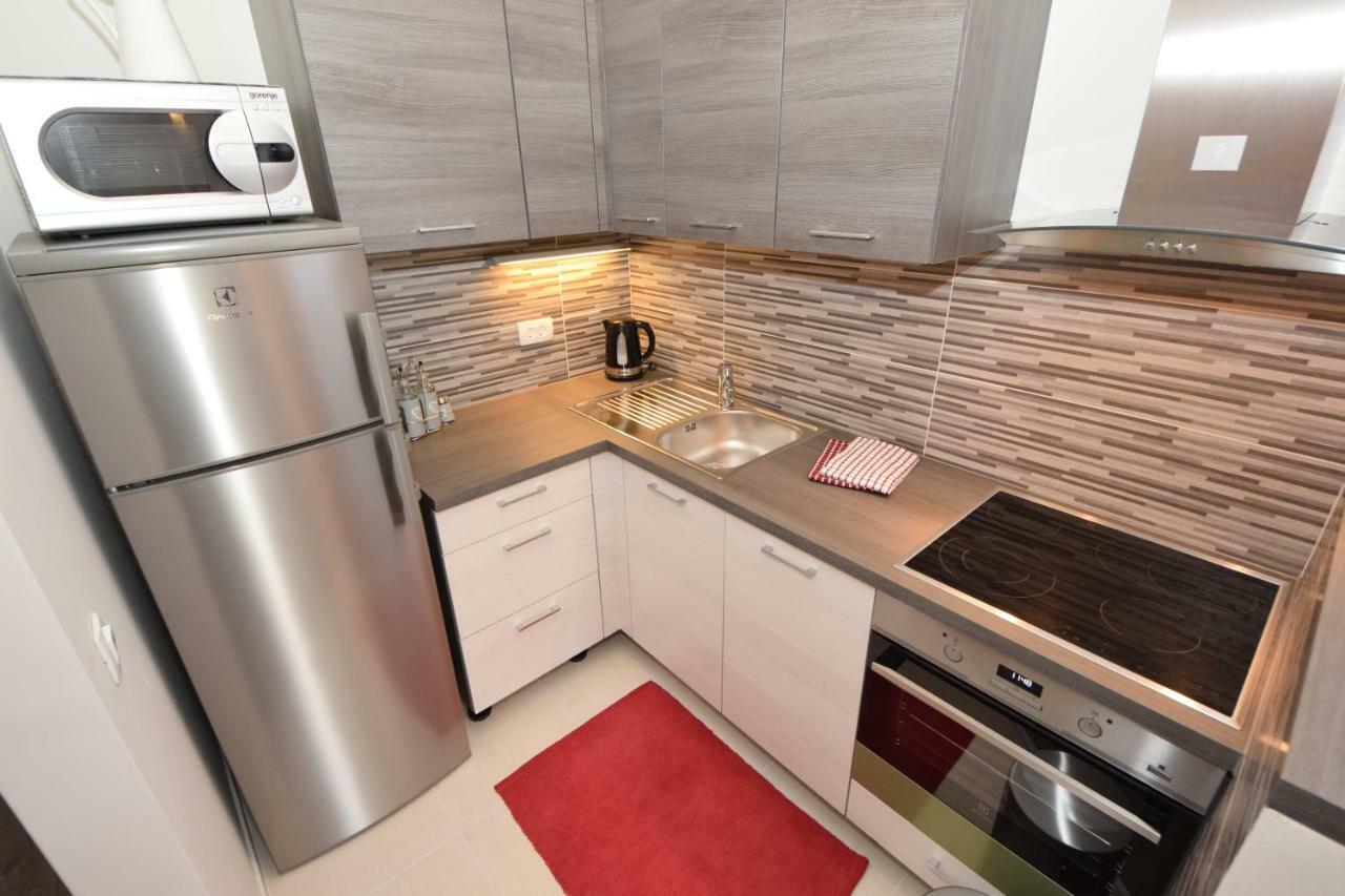Apartmani Dora I Kati Оребич Екстер'єр фото